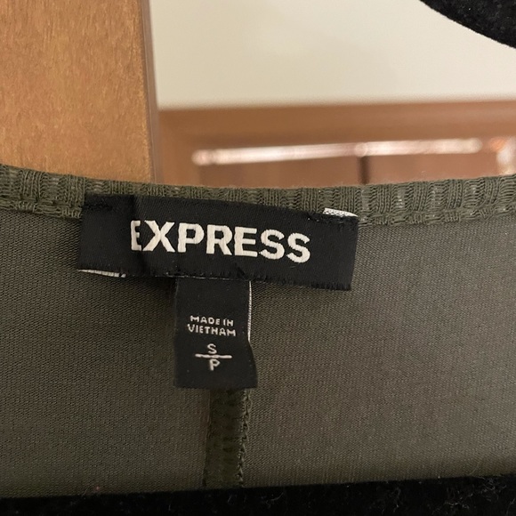 Green midi button front dress 3/4 sleeve - Picture 3 of 3